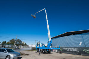 how cherry pickers work