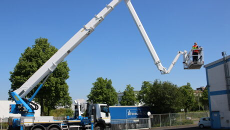 boom lifts and cherry pickers